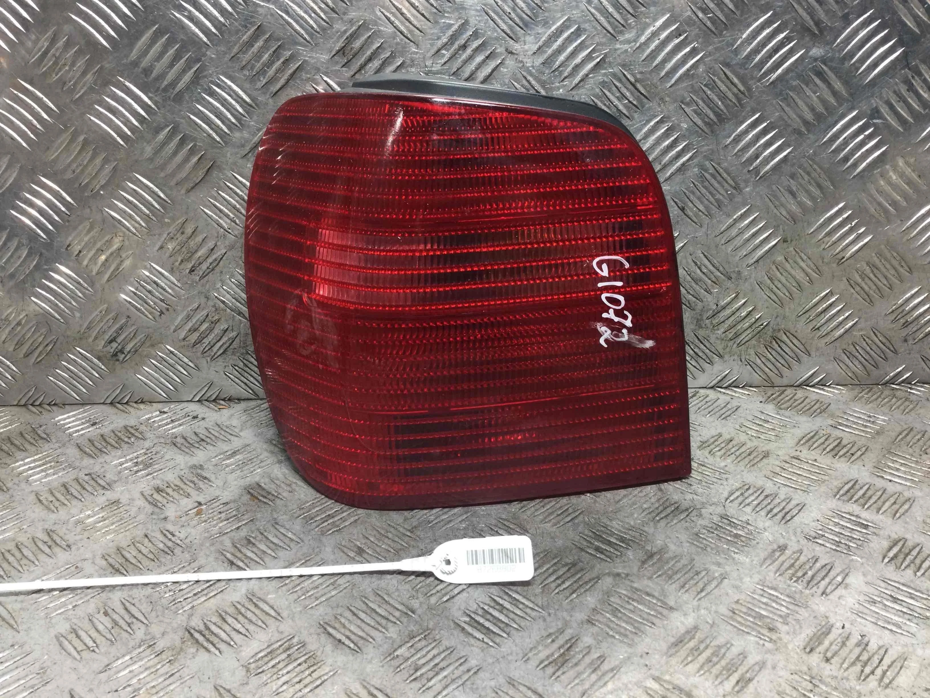 Фонарь задний левый Volkswagen Polo 4 поколение (2001-2005) бензин 1.4 i Механика Х/б