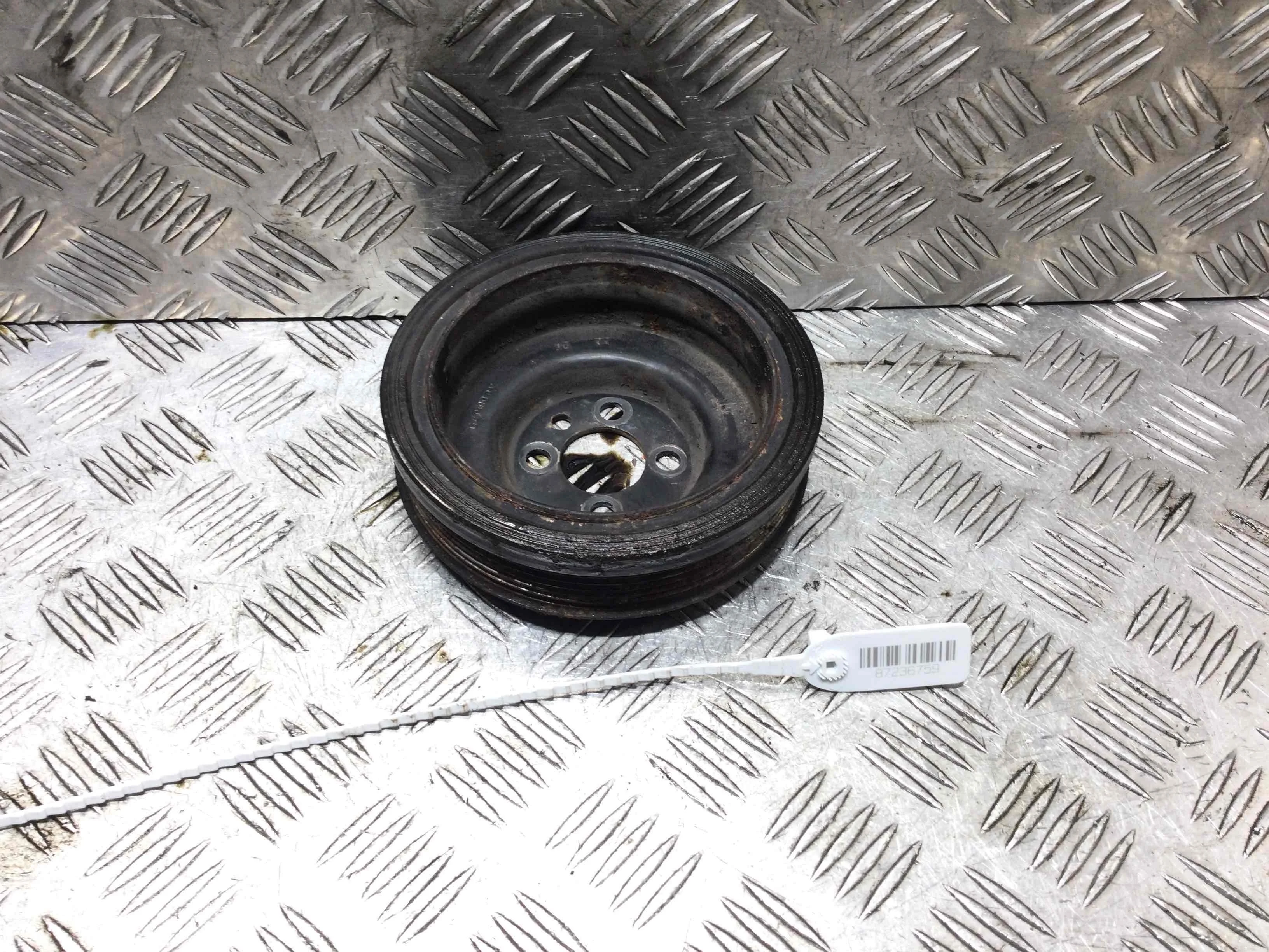 Шкив коленвала Volkswagen Golf 5 поколение (2004-2009) дизель 1.6 TDI Механика Х/б