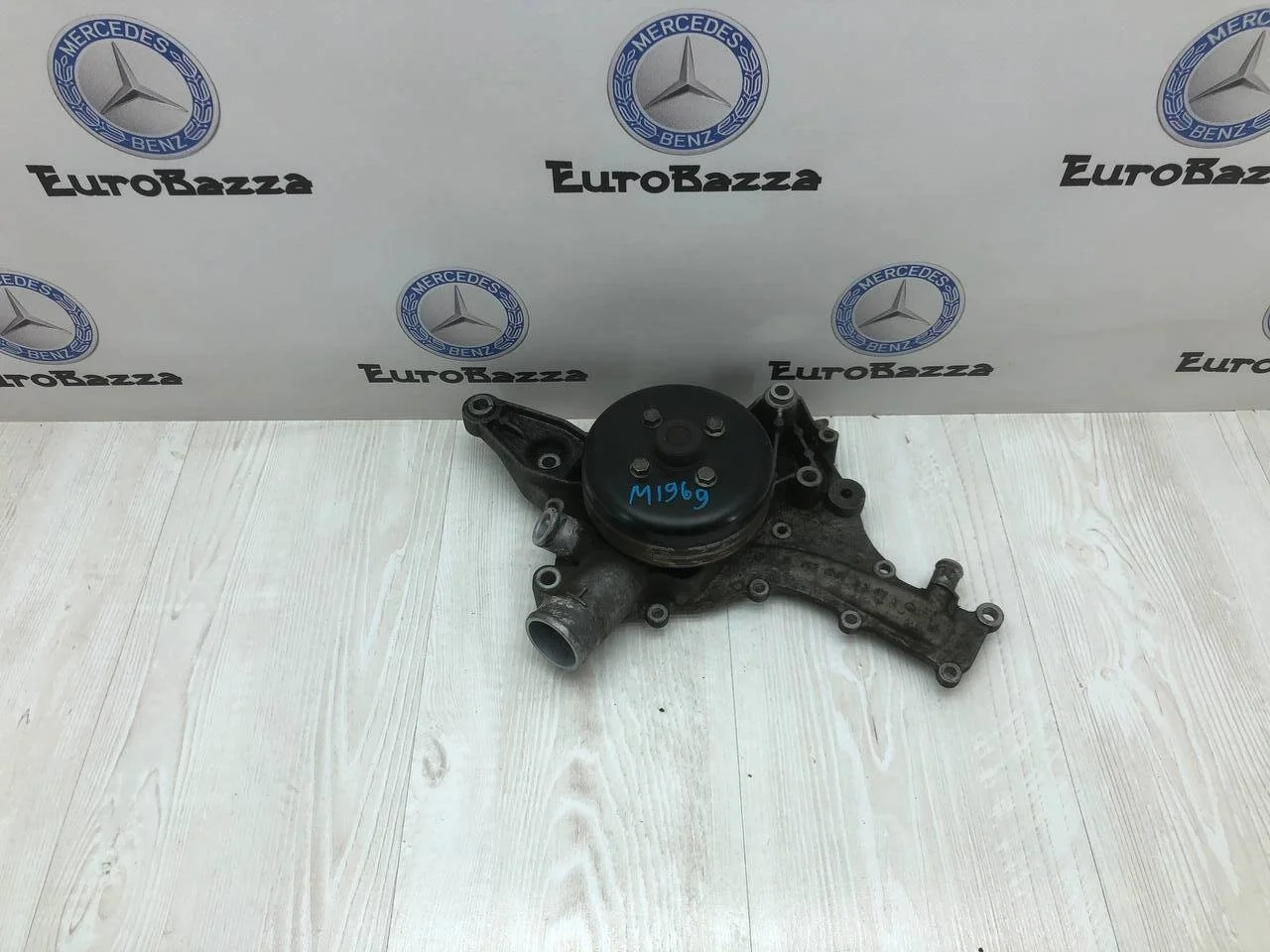 Основная помпа Mercedes М113