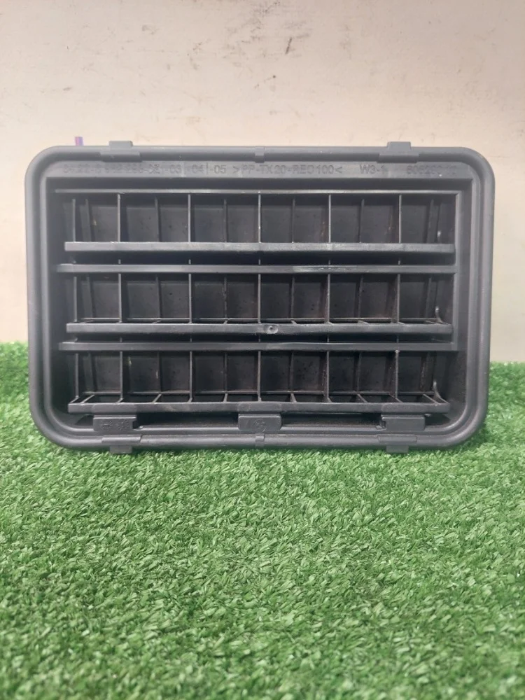 Вентиляционная решетка BMW F10