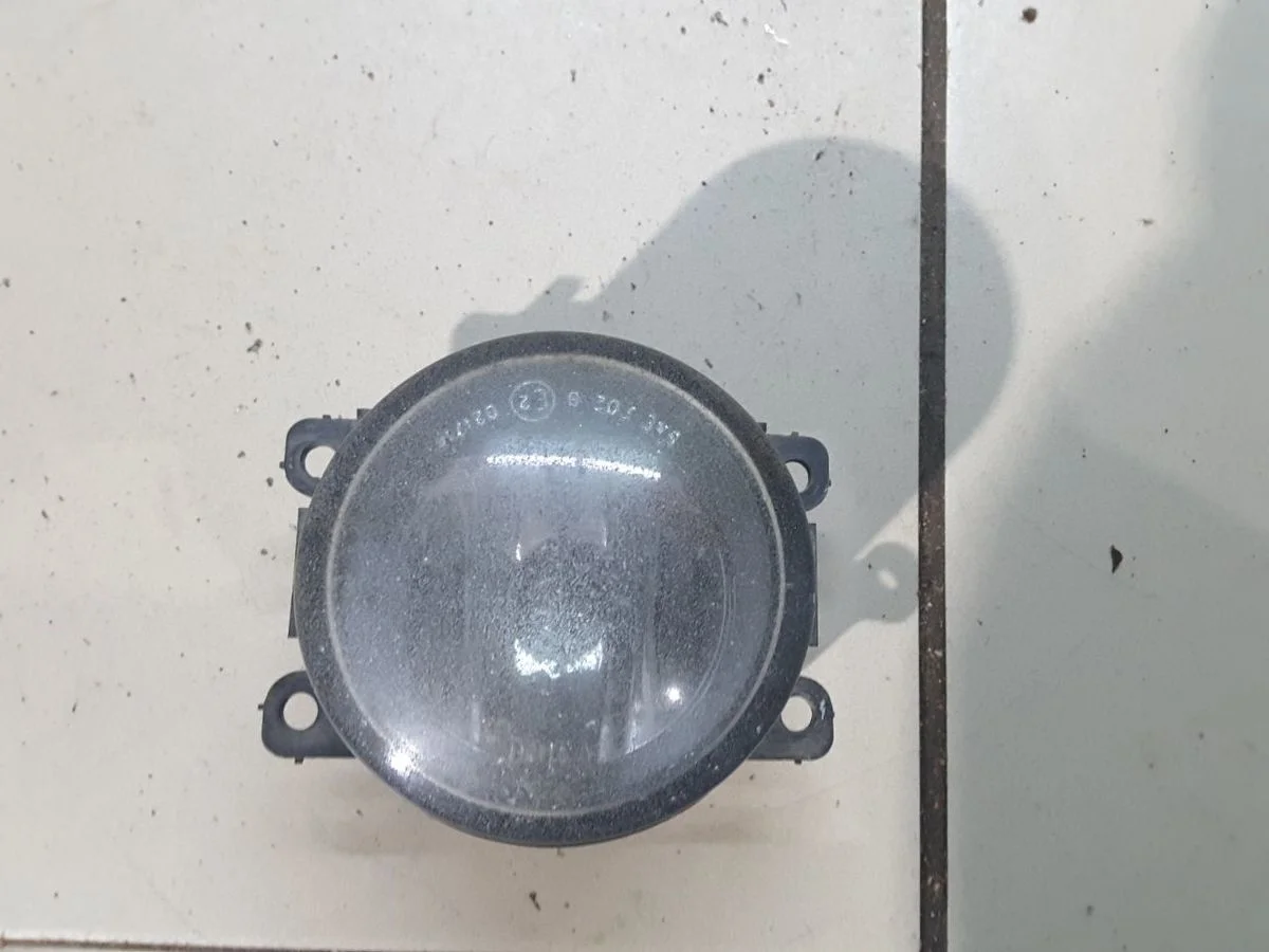 Фара противотуманная правая Renault Logan I (2005–2014)