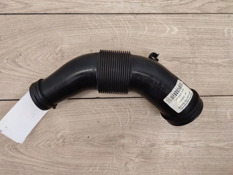 Патрубок воздушного фильтра VW Touareg 2 2010-2018 7P