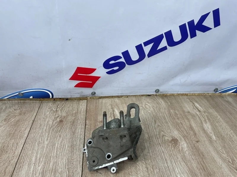 Кронштейн двс FORD FOCUS 2 2009