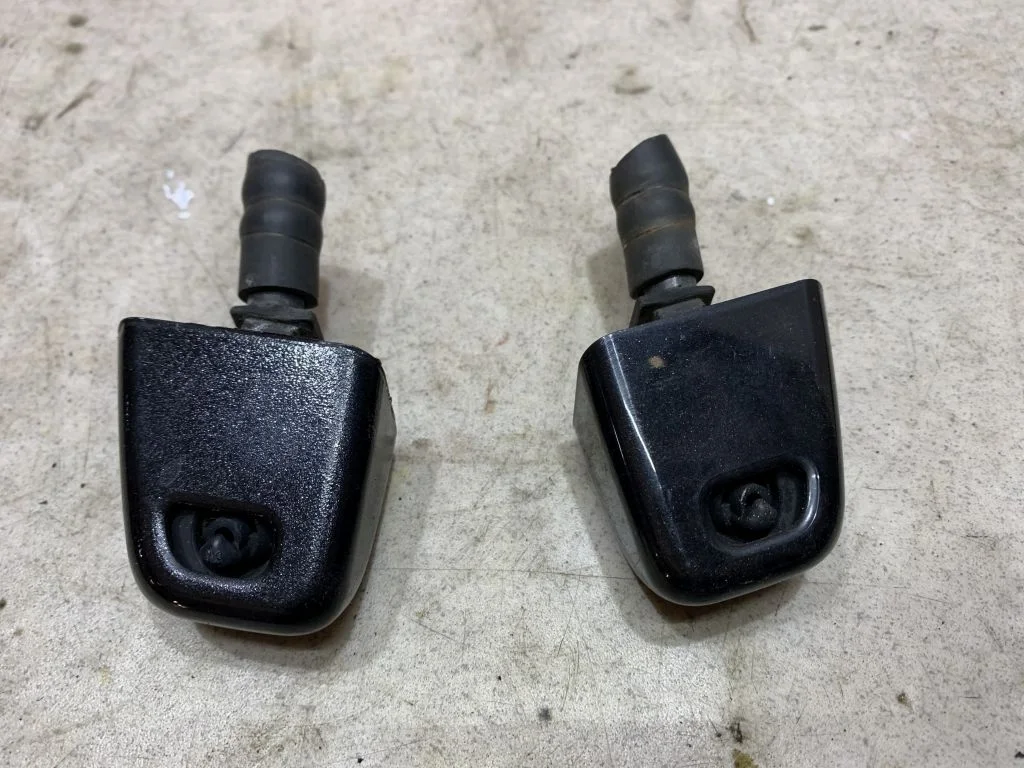 Форсунка омывателя фар Nissan X-Trail