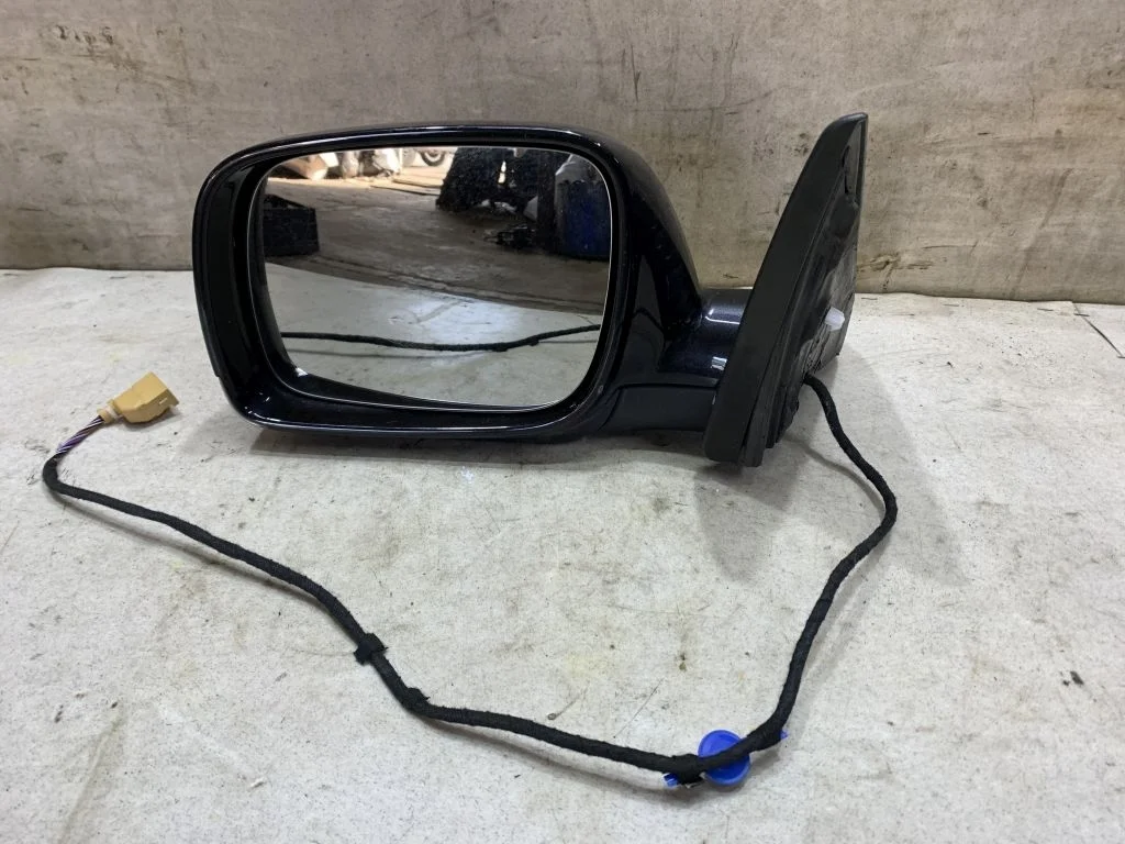 Зеркало левое VW Touareg С ДЕФЕКТОМ