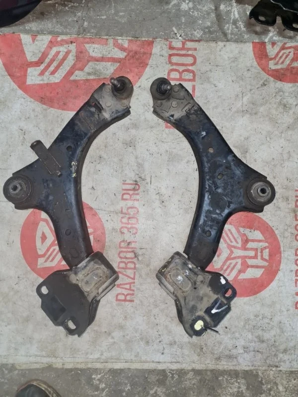 Комплект рычагов Volvo V70 2009 BW