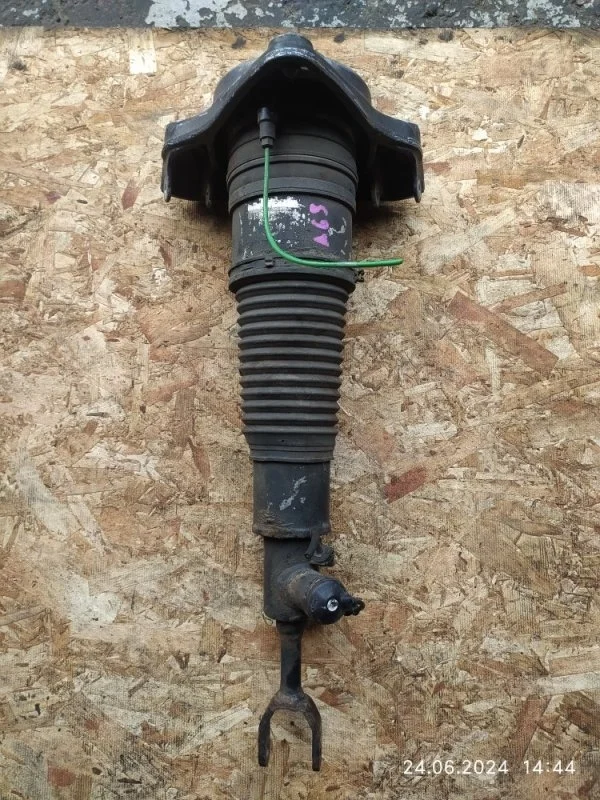 Пневмостойка Audi A6 2009 4F5