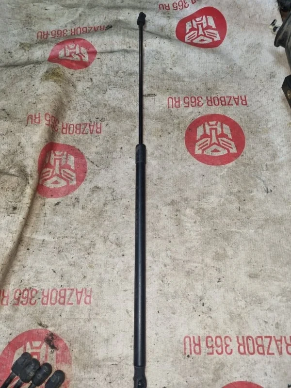 Амортизатор капота Volkswagen Jetta 2009 1K2