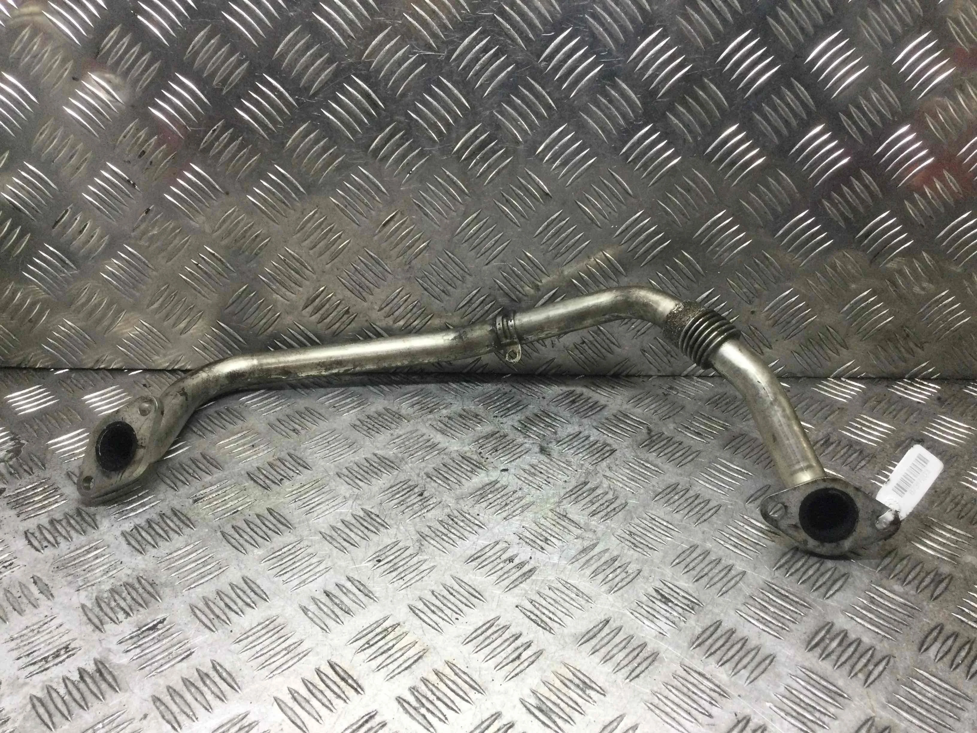 Трубка системы рециркуляции EGR Volkswagen Passat B6 (2005-2010) дизель 2.0 TDI Механика Седан