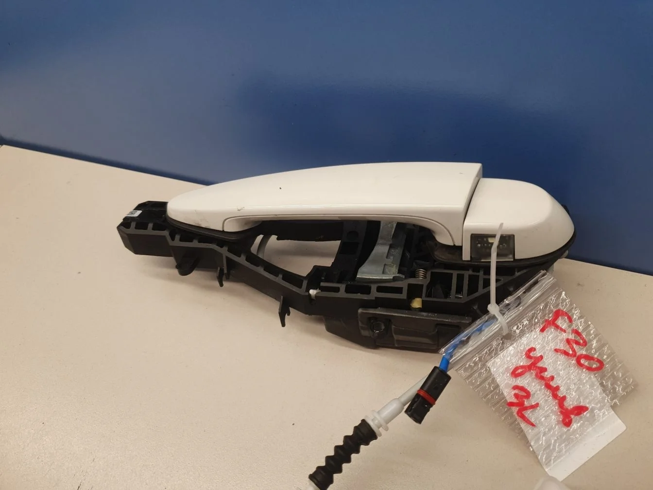 Ручка двери нaружная задняя левая для BMW 3 F30 2011-2018