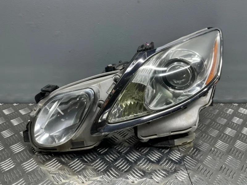 Фара ксенон Lexus GS 3