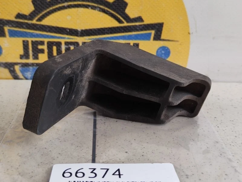 Кронштейн радиатора верхний Land Rover Freelander 2007 L359