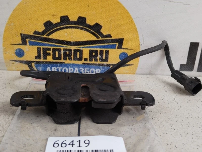 Замок капота Volvo V70 2010