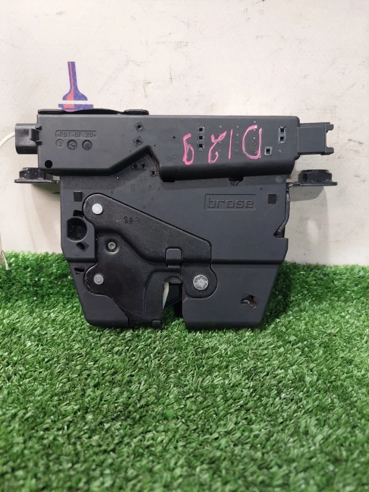 Замок багажника BMW F10