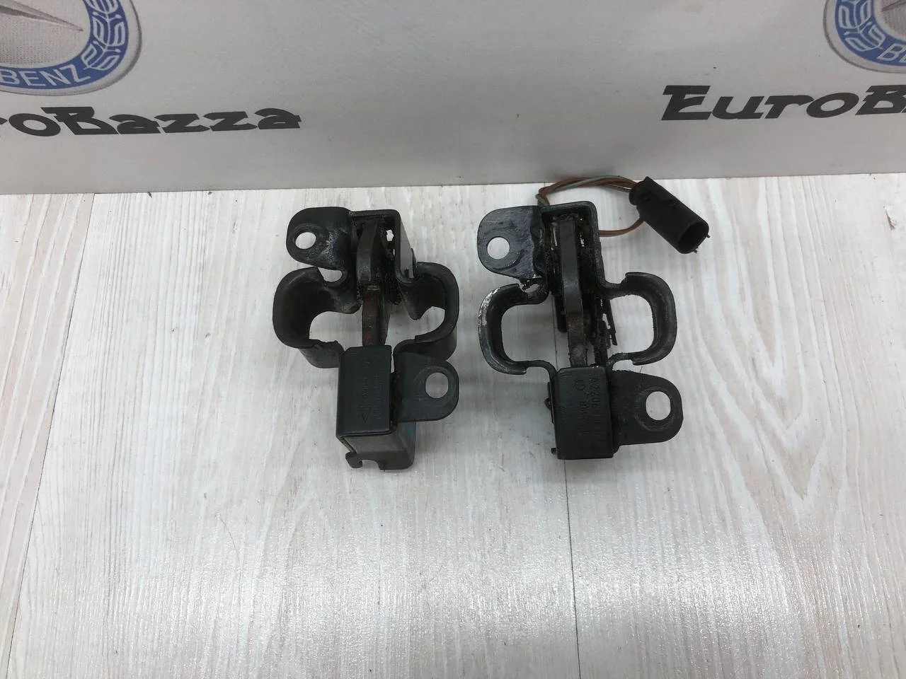 Замок капота Mercedes W215