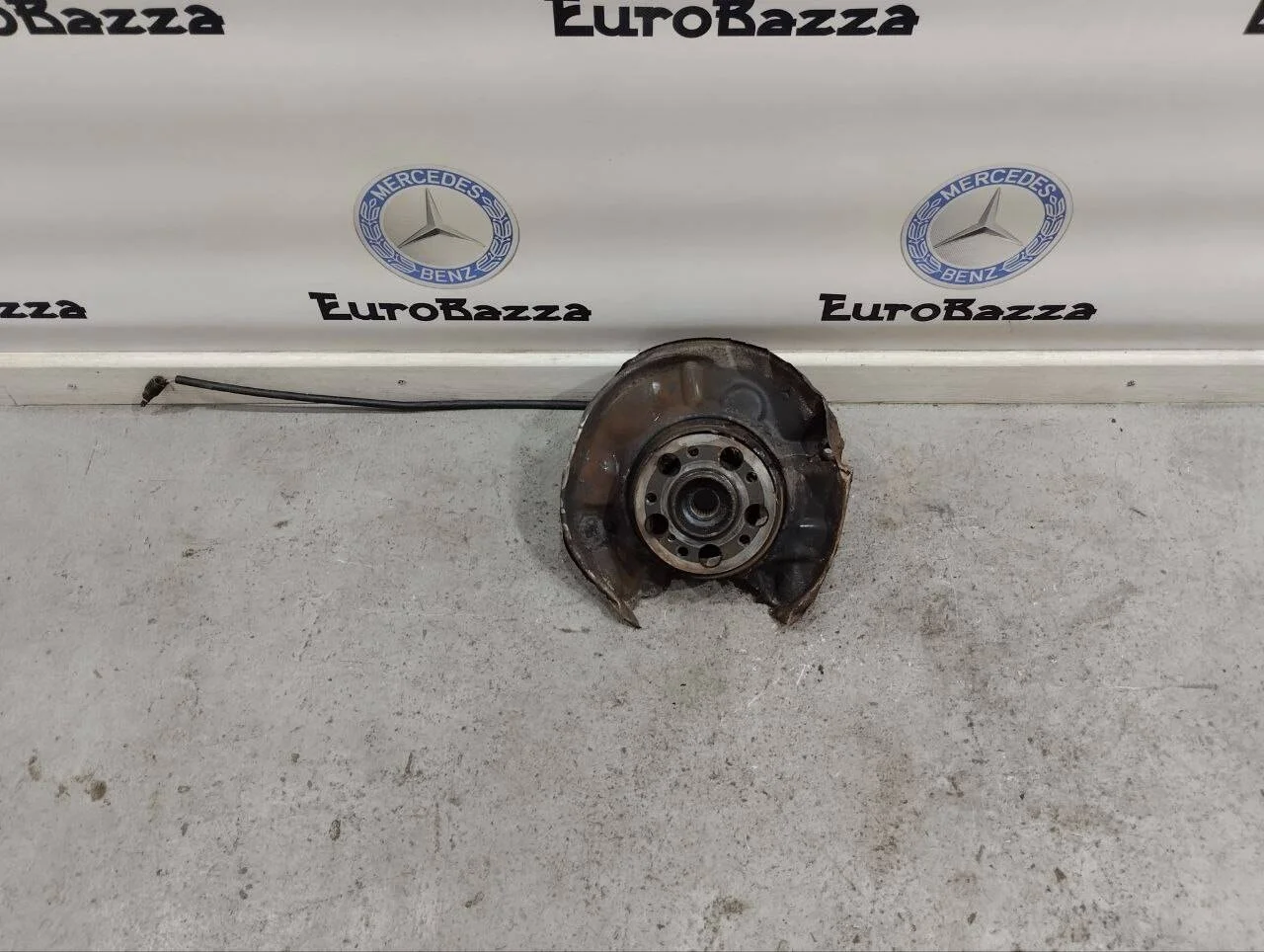 Кулак задний правый Mercedes W209