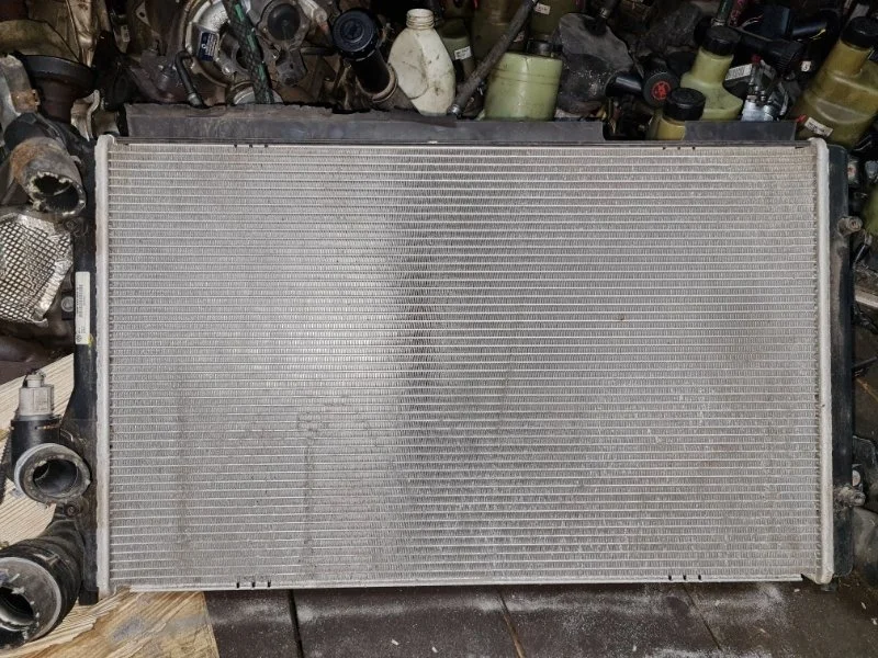Радиатор охлаждения двигателя Volkswagen Jetta 2008 1K2