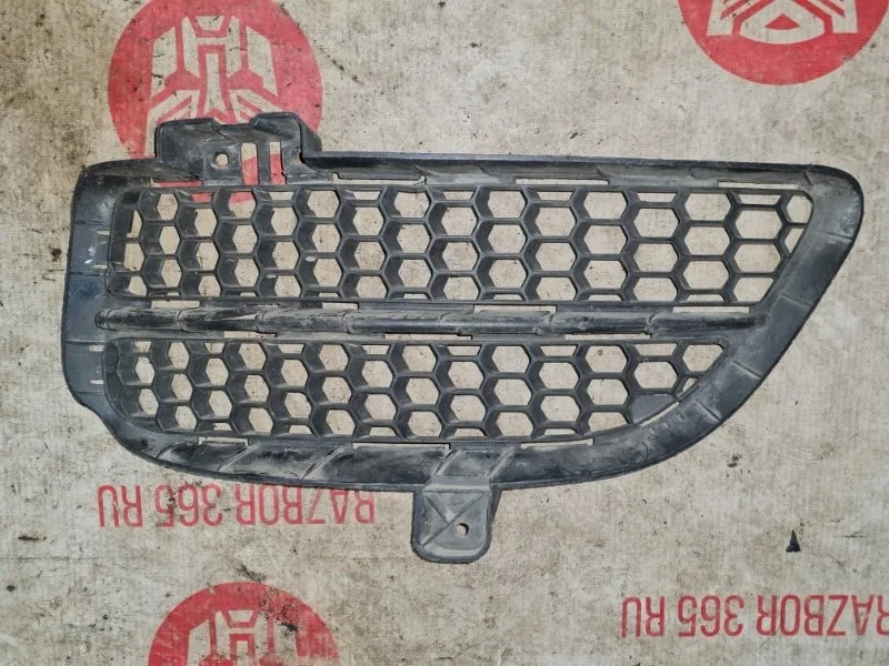 Решетка бампера Volkswagen Touareg 2009 7LA
