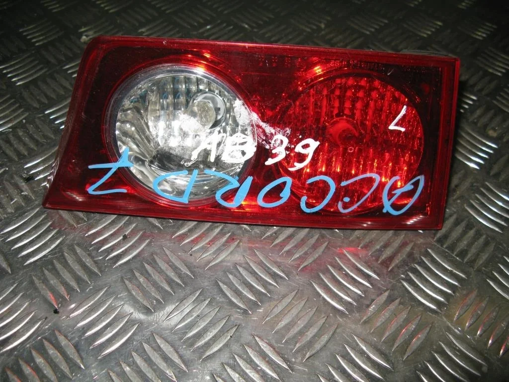 Фонарь внутренний левый HONDA Accord VII рестайли