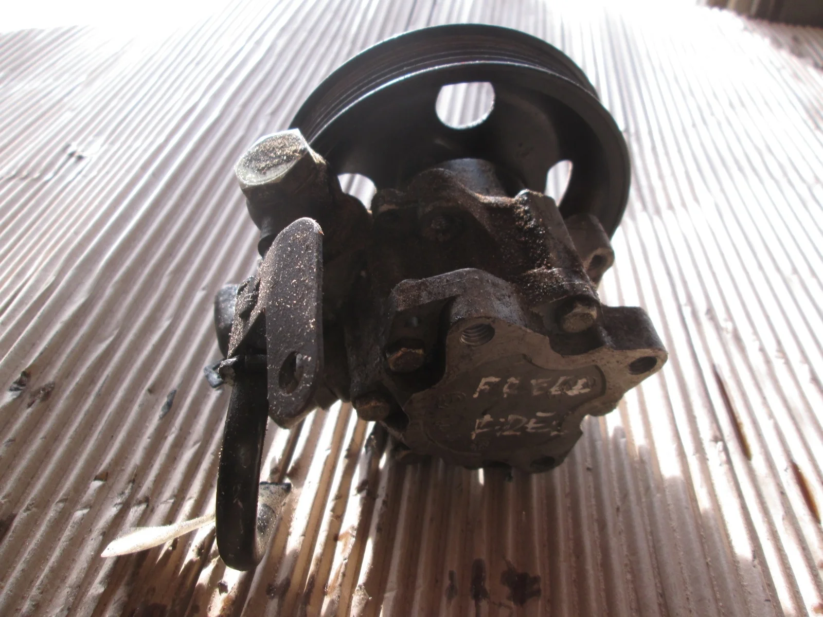 Насос гидроусилителя LAND ROVER FREELANDER I рест