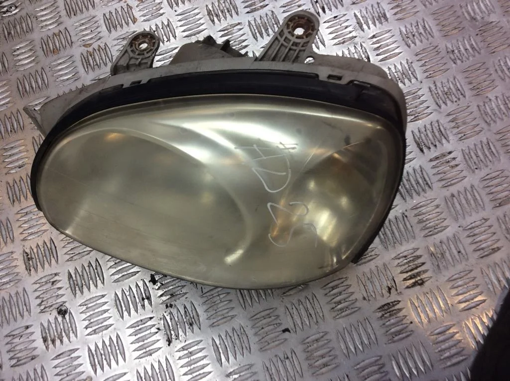 Фара передняя левая Hyundai SANTA FE I (2000—2012)