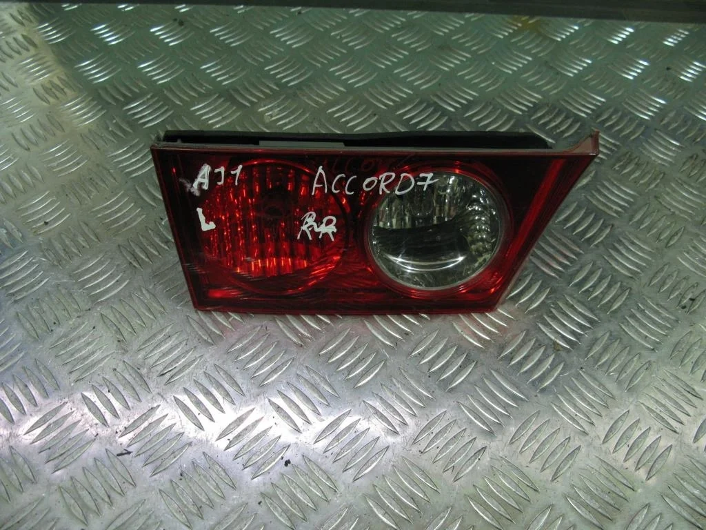 Фонарь внутренний левый HONDA Accord VII рестайли