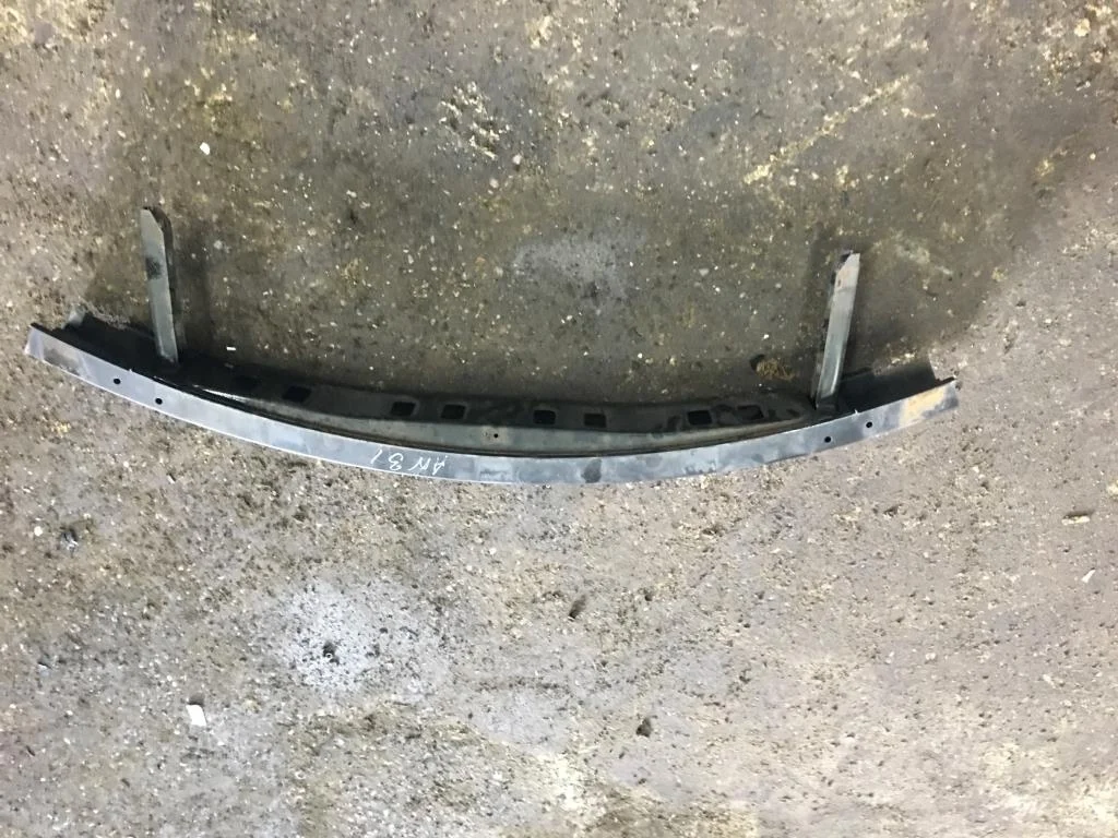 Усилитель бампера передний MITSUBISHI CARISMA I р