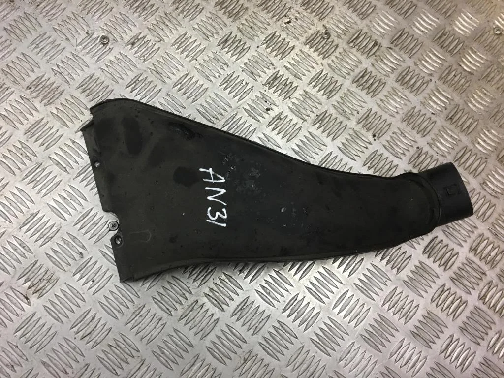 Воздухозаборник MITSUBISHI CARISMA I рестайлинг (