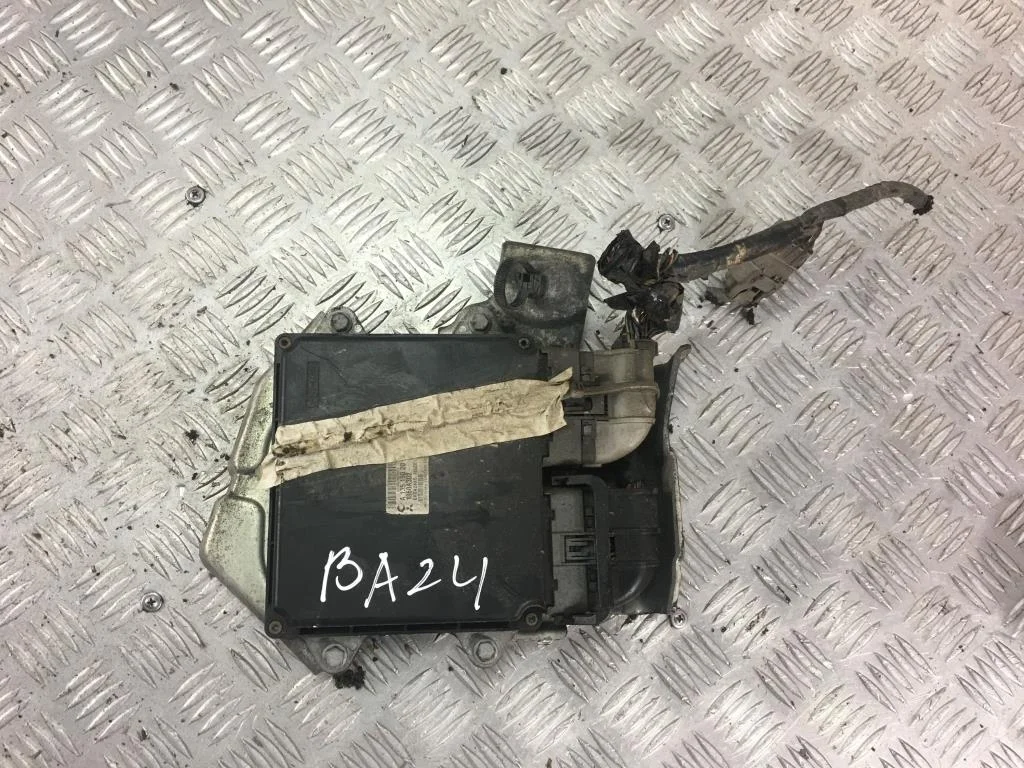 Блок управления двигателем MITSUBISHI COLT Z30 (2