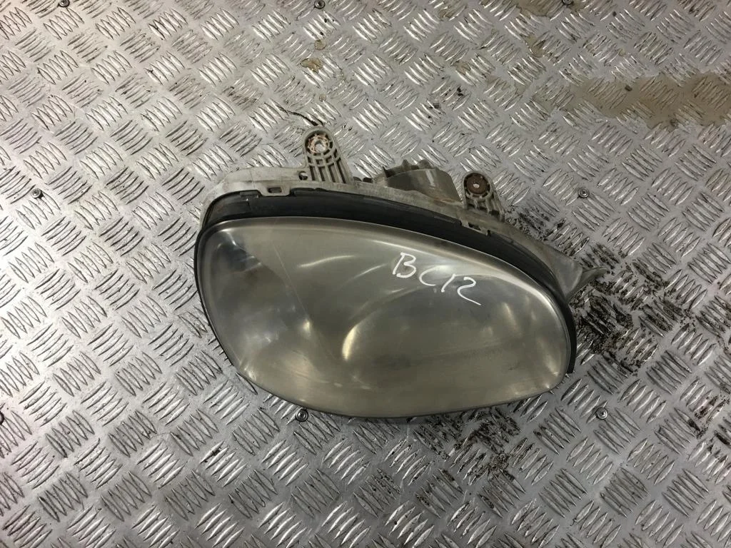 Фара передняя правая Hyundai SANTA FE I (2000—201