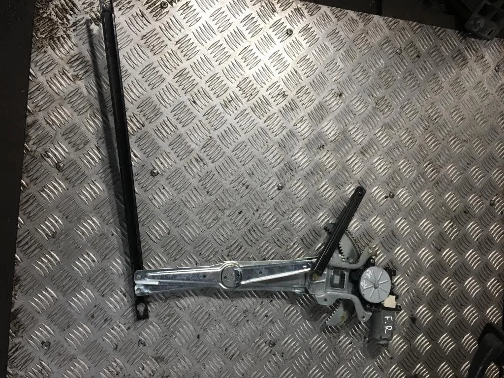 Стеклоподъемник передний правый HONDA CR-V I рест