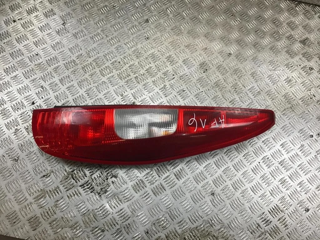 Фонарь задний правый (Фара) MITSUBISHI COLT Z30 (