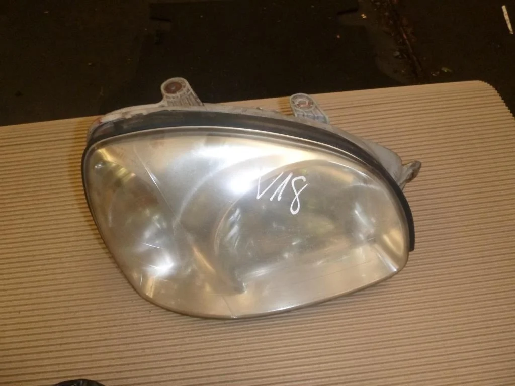 Фара передняя правая Hyundai SANTA FE I (2000—201