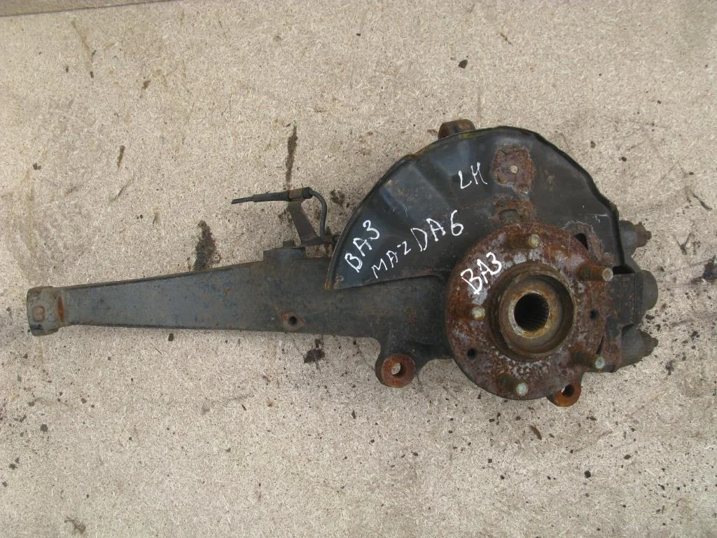 Кулак передний левый MAZDA 6 GH (2007—2009)