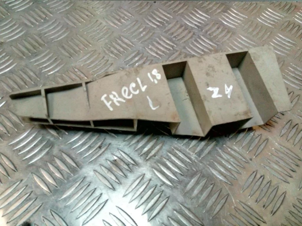 Кронштейн фары левой LAND ROVER FREELANDER I рест