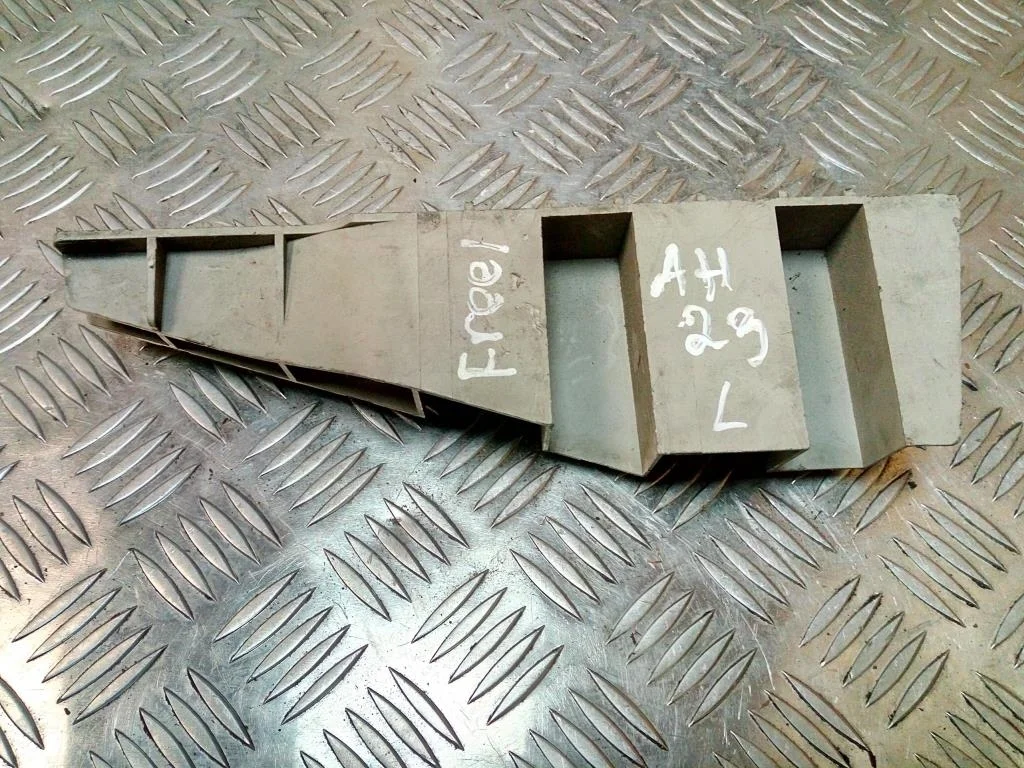 Кронштейн фары левой LAND ROVER FREELANDER I рест