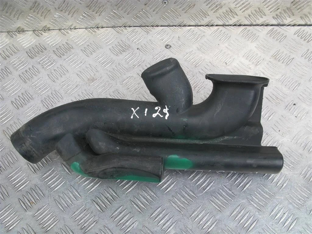 Резонатор воздушного фильтра Opel ASTRA H (2004—2