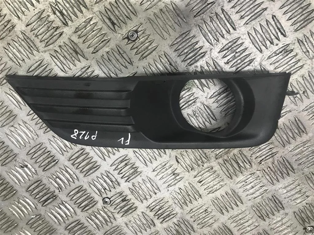 Рамка ПТФ FORD Focus II (2005—2008)