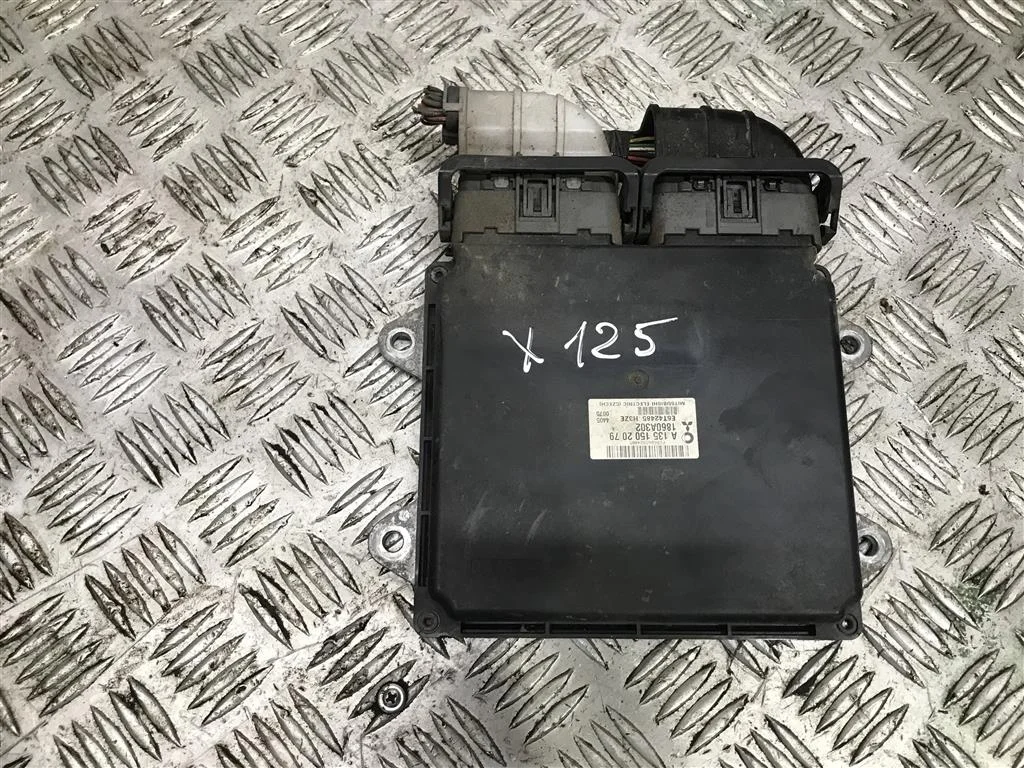 Блок управления двигателем MITSUBISHI COLT Z30 (2