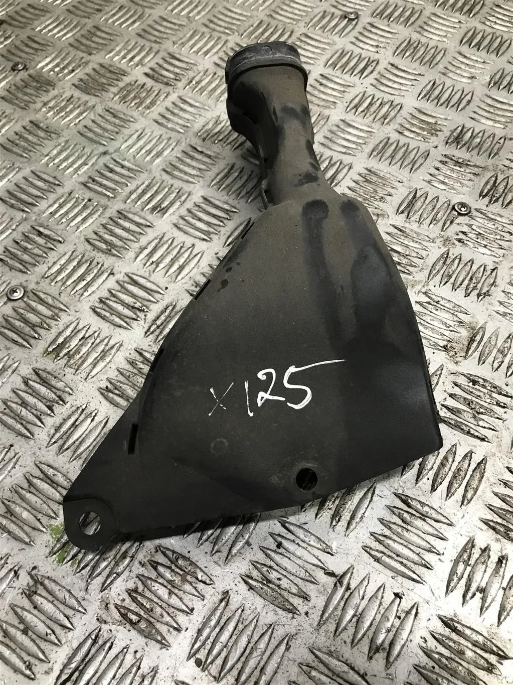 Воздухозаборник MITSUBISHI COLT Z30 (2002—2012)