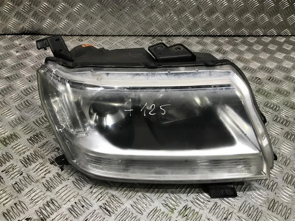 Фара передняя правая SUZUKI Grand Vitara II (2005