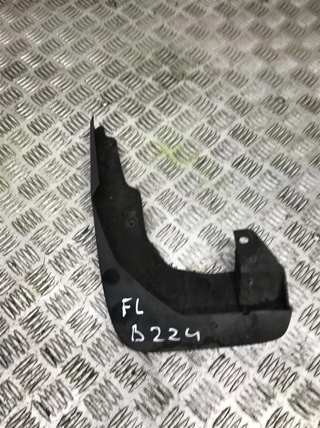 Брызговик передний левый HONDA CR-V III (2006—200