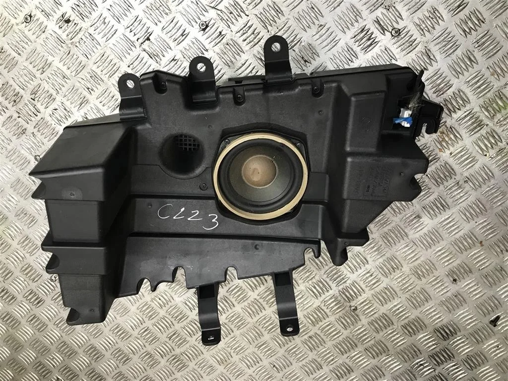 Сабвуфер SUBARU Tribeca WX (2004—2007)