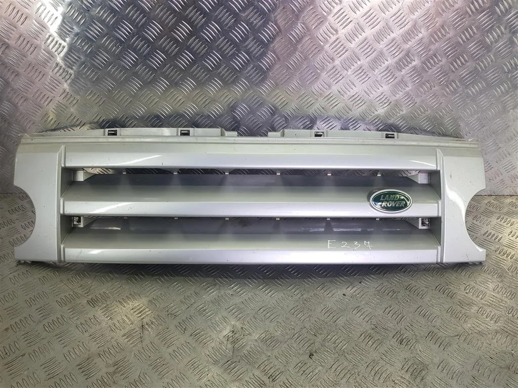 Решетка радиатора LAND ROVER DISCOVERY III (2004—