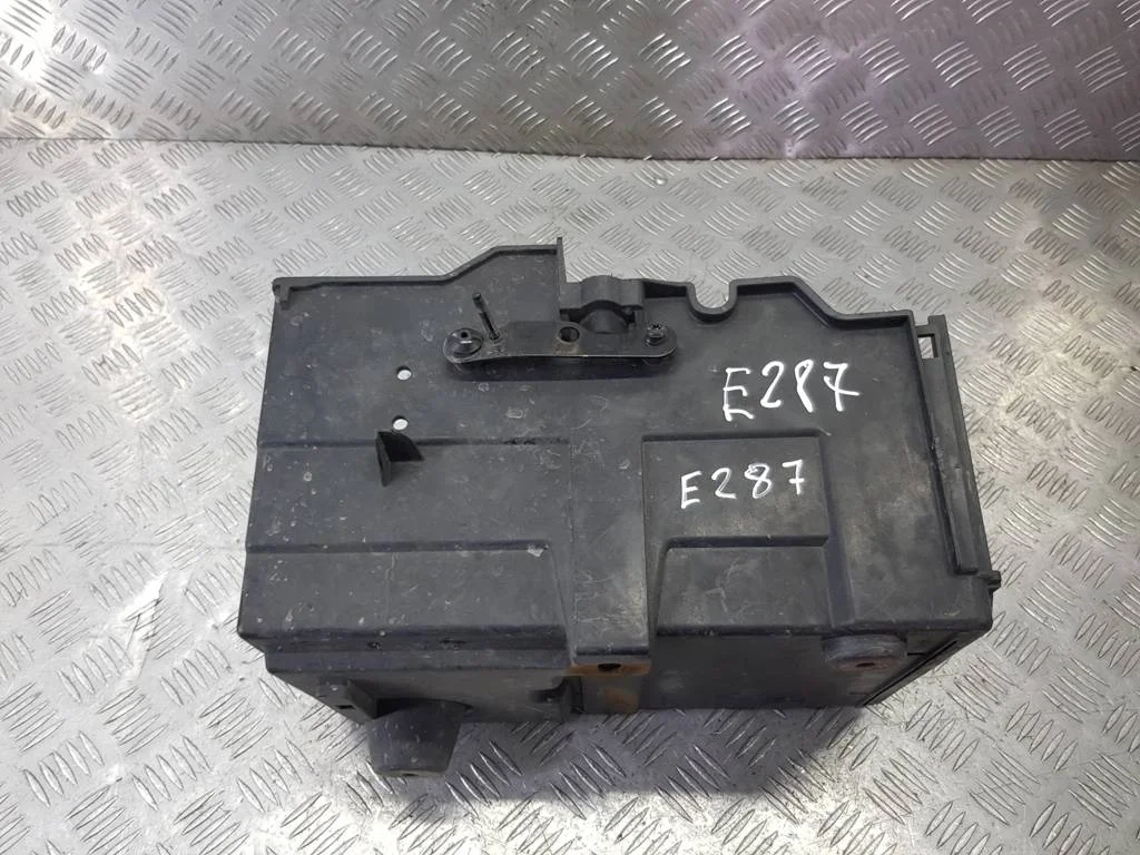 Подставка под Аккумулятор FORD Focus III (2011—20