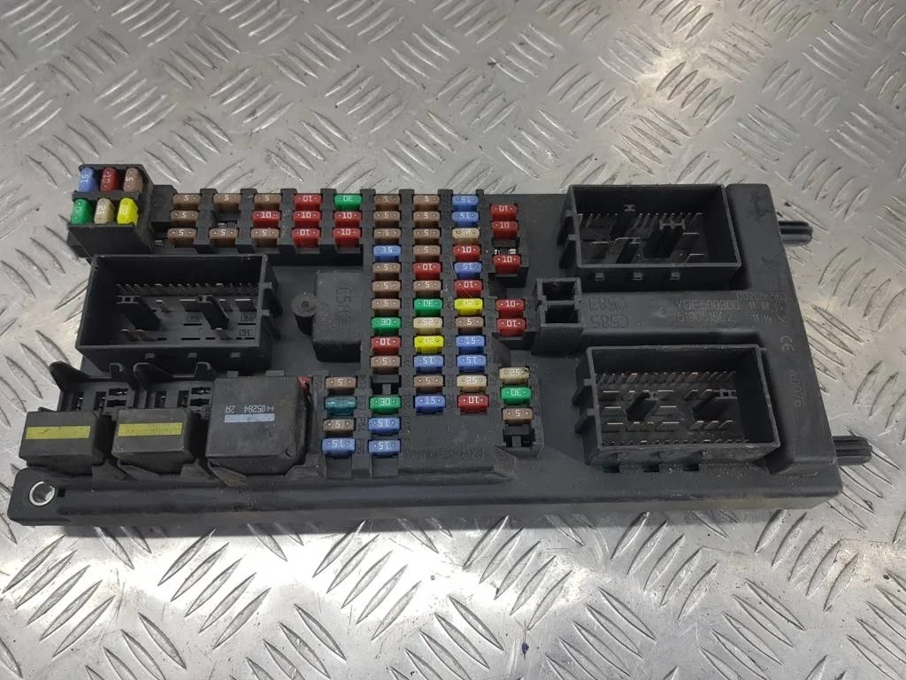 Блок предохранителей салон LAND ROVER DISCOVERY I