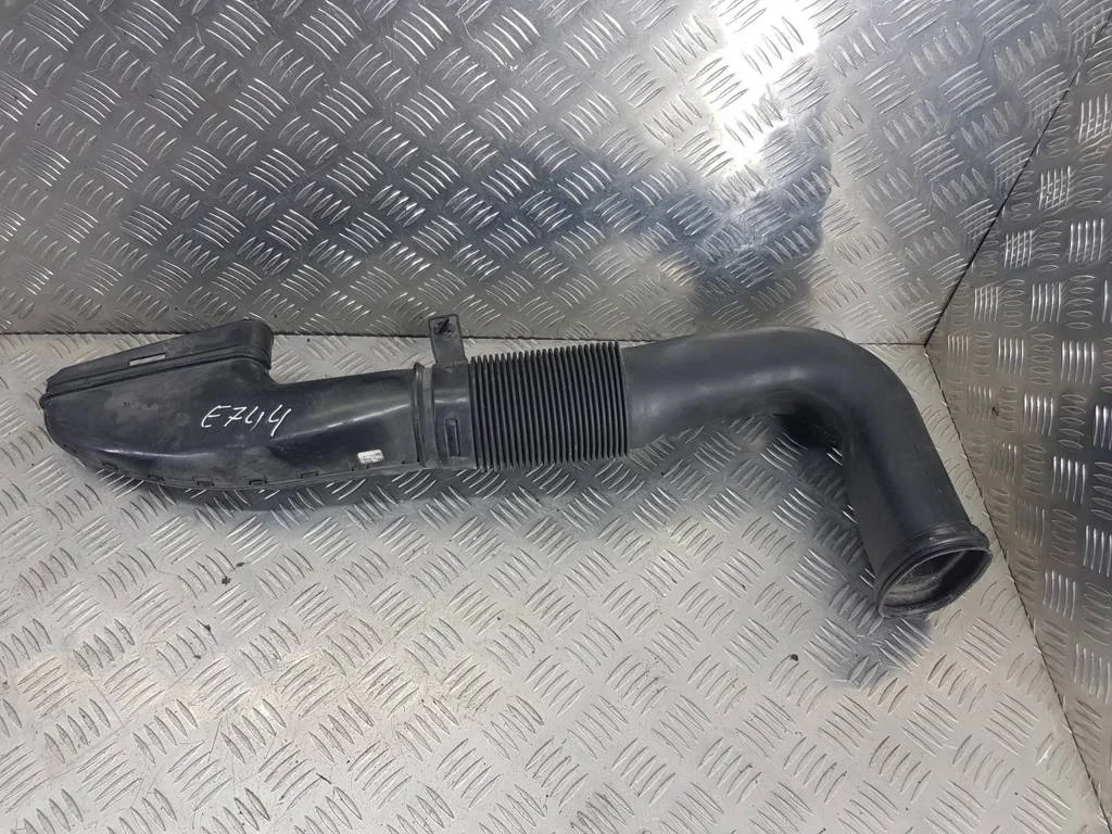 Патрубок воздушного фильтра MERCEDES-BENZ E-класс