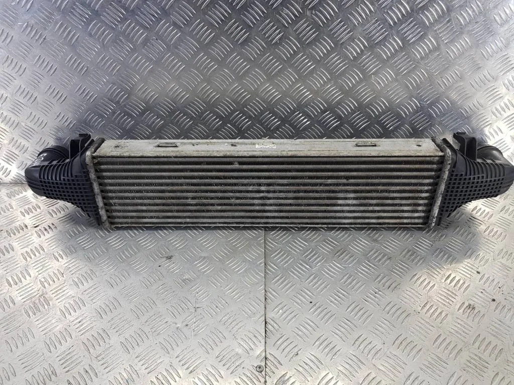 Радиатор интеркулера (Интеркулер) MERCEDES-BENZ E