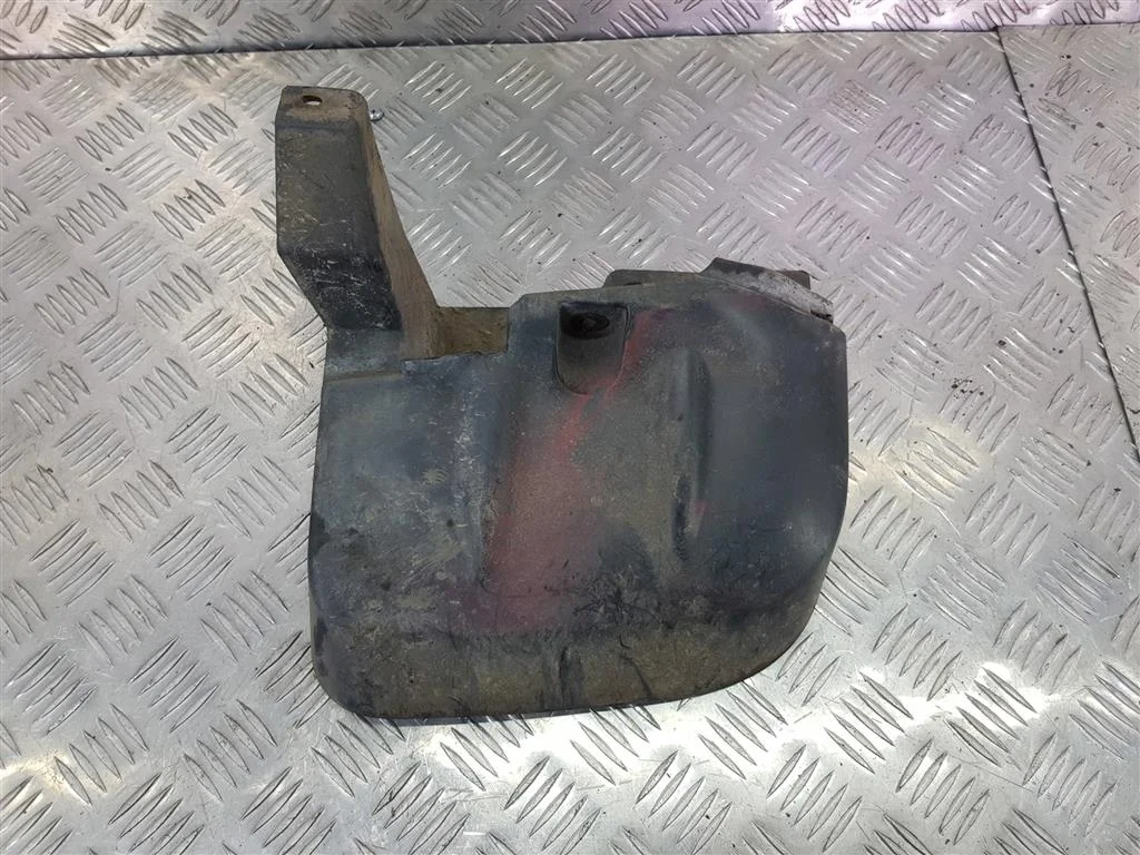 Брызговик передний правый MITSUBISHI L200 IV (200