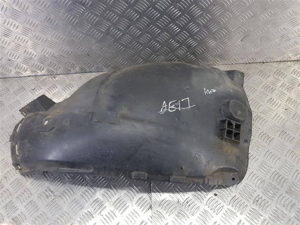 Подкрылок передний левый Opel ASTRA H (2004—2007)